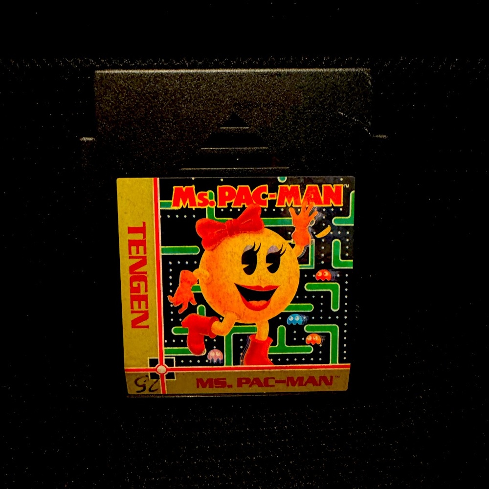 Vintage Ms. Pac-Man (Nintendo) game